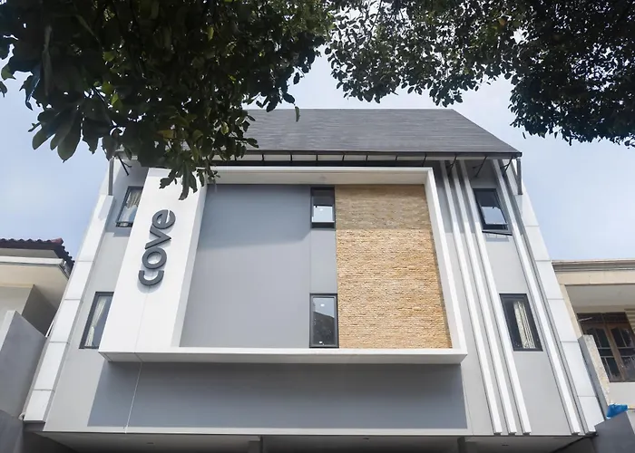 UROOMS Panglima Polim Jakarta